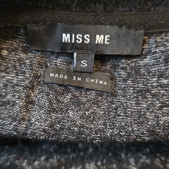 Miss Me Gray Ruffled Blouse - Picture 3 of 4